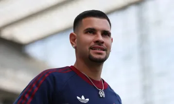 Arsenal acerta contratação de Bruno Guimarães por R$ 518 milhões, diz imprensa inglesa
