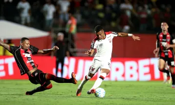 Athletico sofre goleada do Vitória, perde vantagem e é eliminado da Copa do Brasil