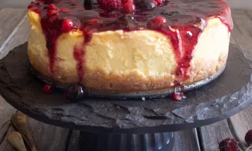CHEESECAKE DE FRUTAS VERMELHAS