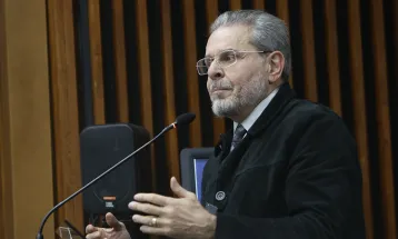 Ricardo Arruda faz série de afirmações falsas sobre vacina na Alep; imunidade parlamentar limita eventual punição