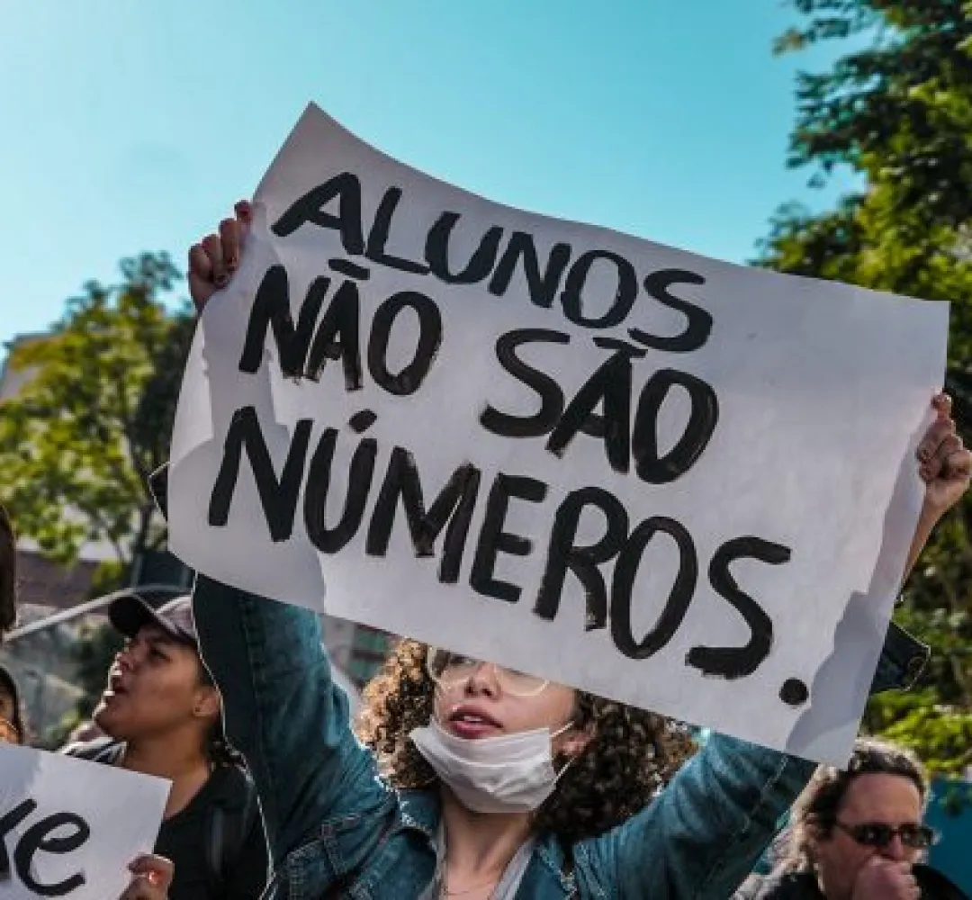 EDUCAÇÃO