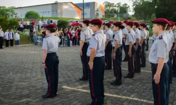 Modelo cívico-militar divide vereadores e gera críticas na Câmara de Maringá