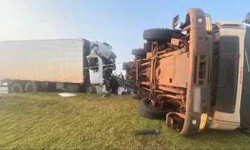 Motorista morre em colisão frontal entre caminhões na BR-369, em Ubiratã