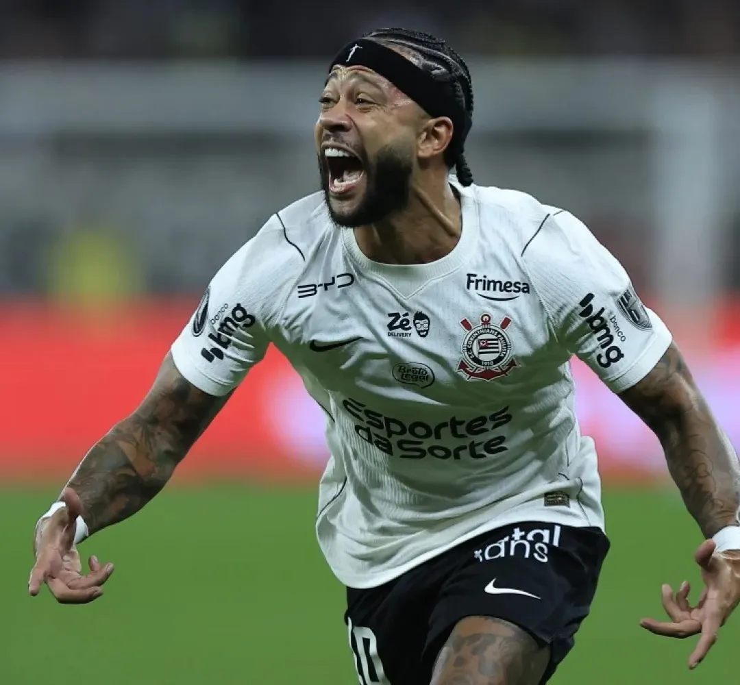 Depay, atacante do Timão