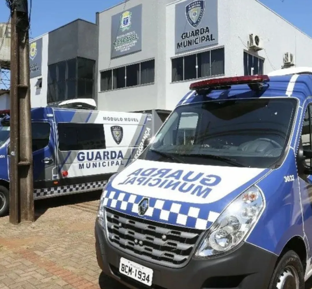 Criança fechada sozinha em carro de app