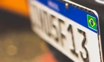 Projeto quer tornar obrigatório lacre físico em placas traseiras de motocicletas