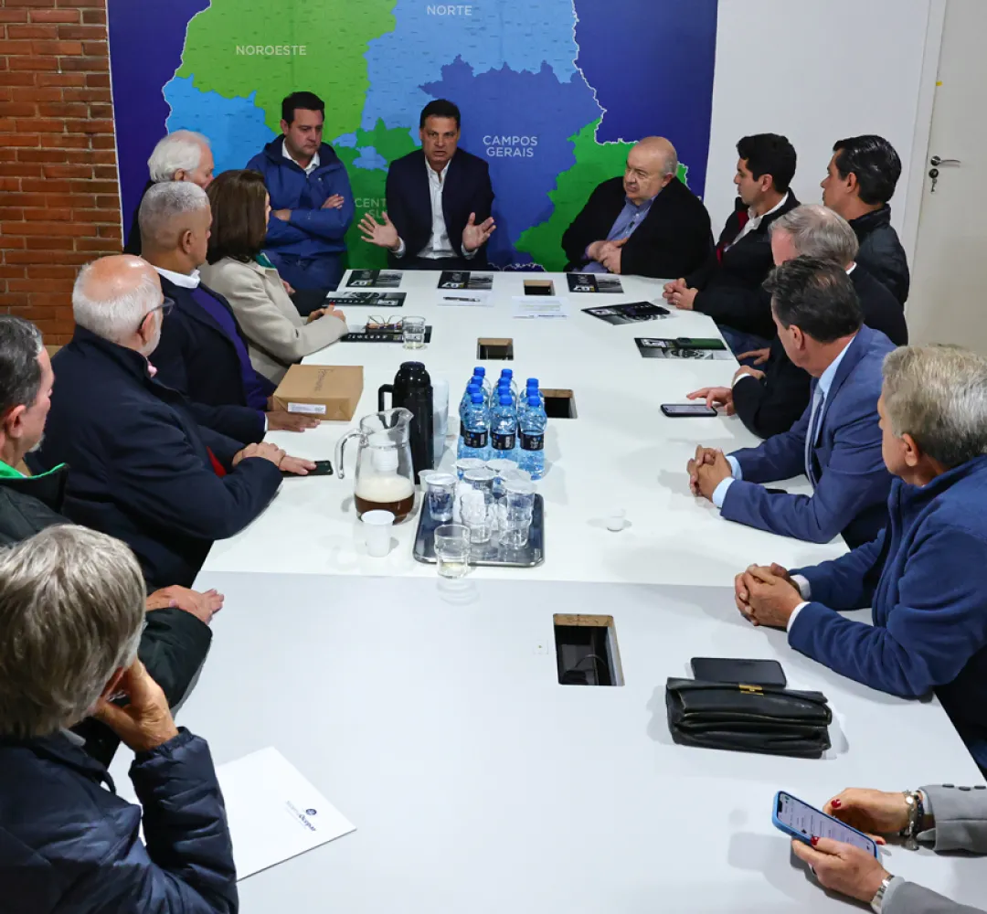 Faep entrega proposta a Sandro Alex