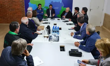 G7 Paraná entrega propostas a Sandro Alex, candidato a governador do Paraná